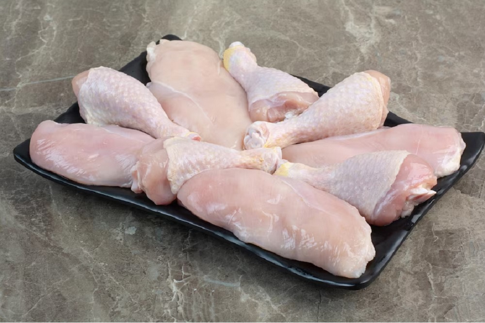 Tahun Baru, Pembelian Daging Ayam Ras di Pasar Niten Masih Lesu