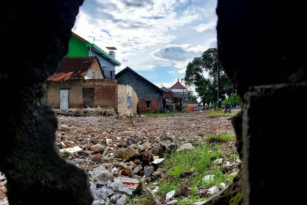 Terdampak Tol Jogja-Solo, Bangunan di Luar Ring Road Maguwoharjo Mulai Dibongkar