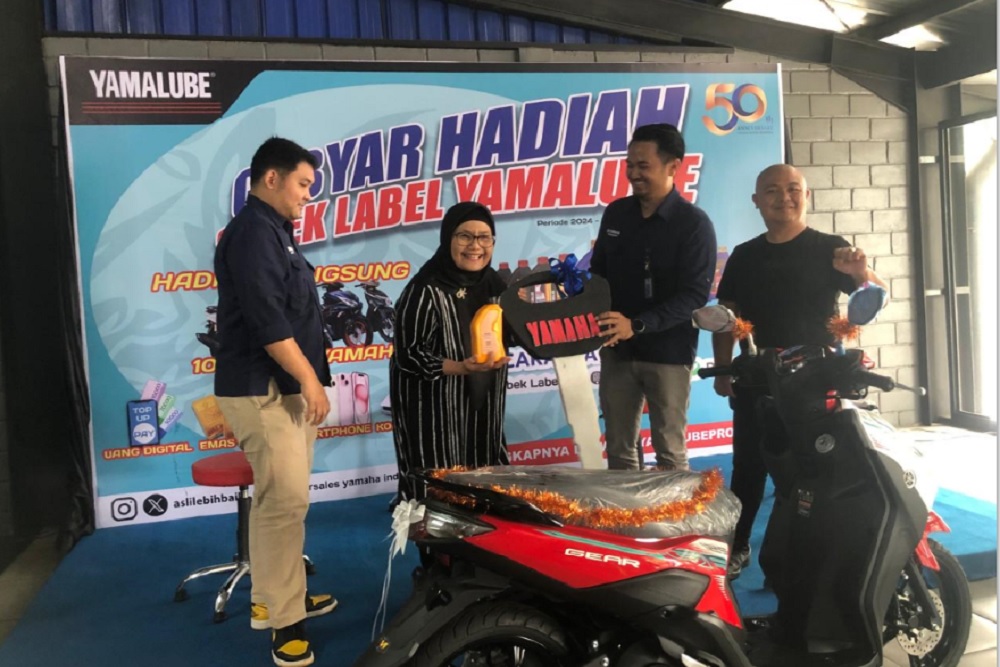 Program Yamalube Sobek Label Pensiunan Guru Dapat Motor Yamaha