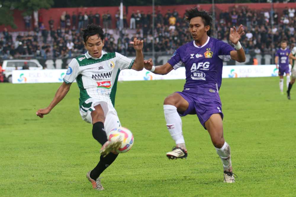 Diwarnai Kartu Merah, PSS Tahan Imbang Tuan Rumah Persik 0-0