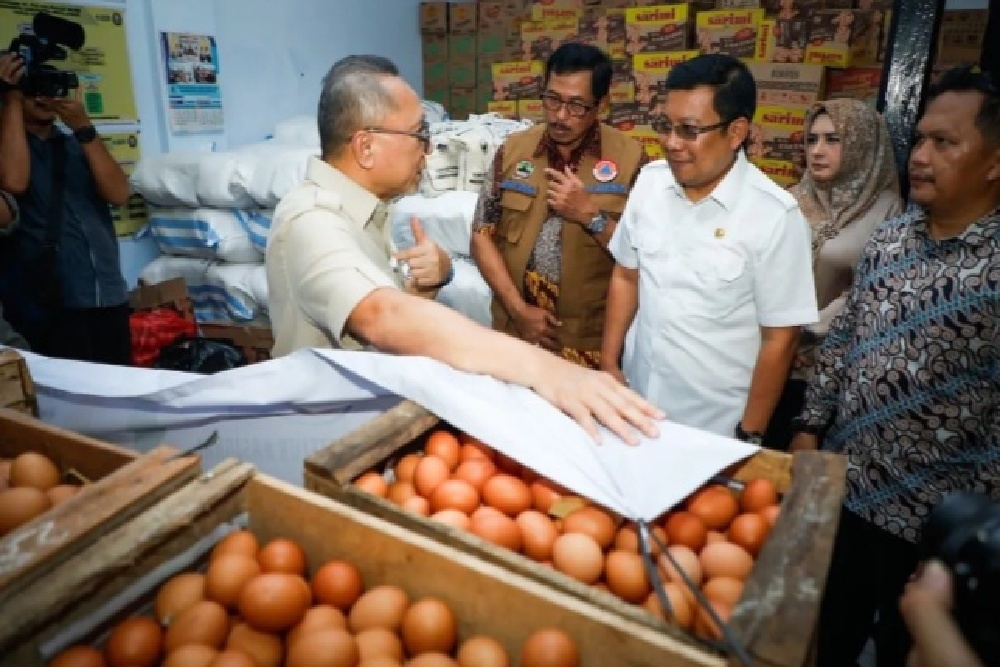 Korban Banjir di Pekalongan Terima Bantuan Bahan Pangan