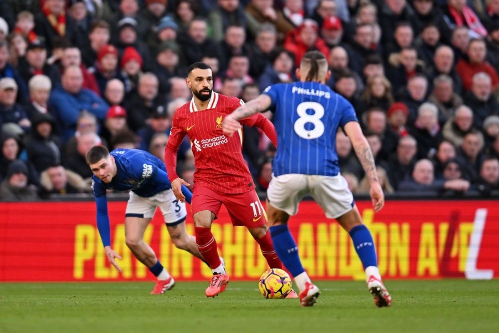 Skor 4-1, The Reds Kokoh di Puncak Klasemen Liga Inggris