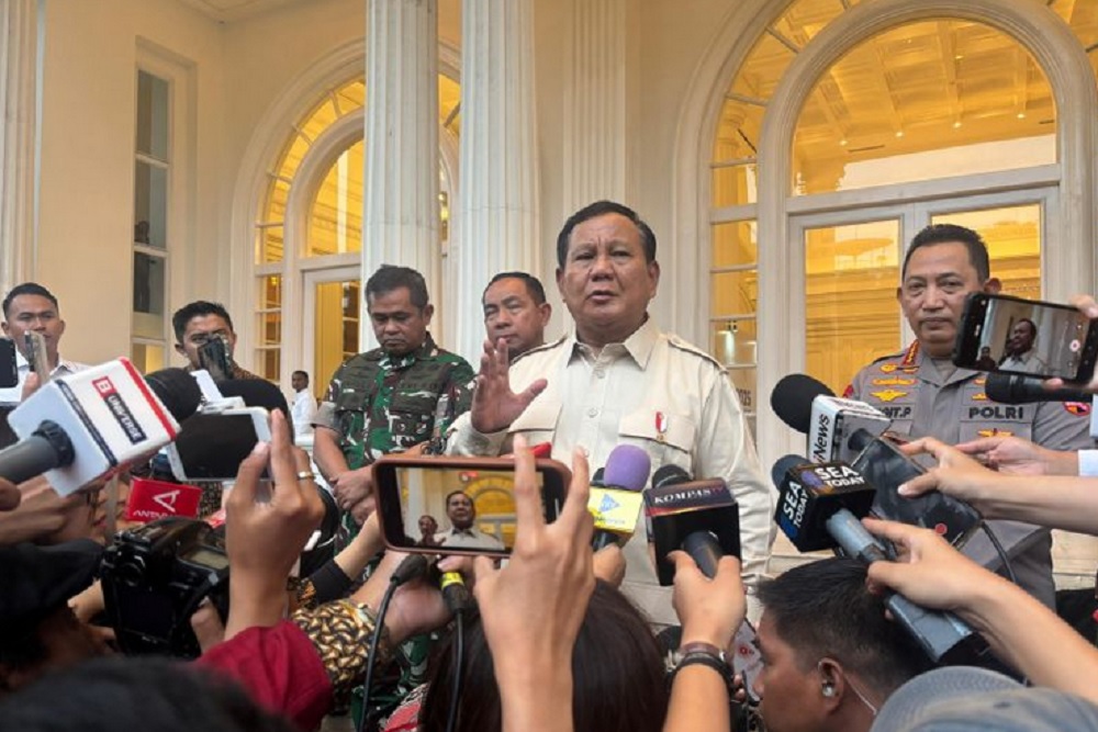 Presiden Prabowo Memerintahkan TNI dan Polri Mengayomi karena Dibiayai Rakyat