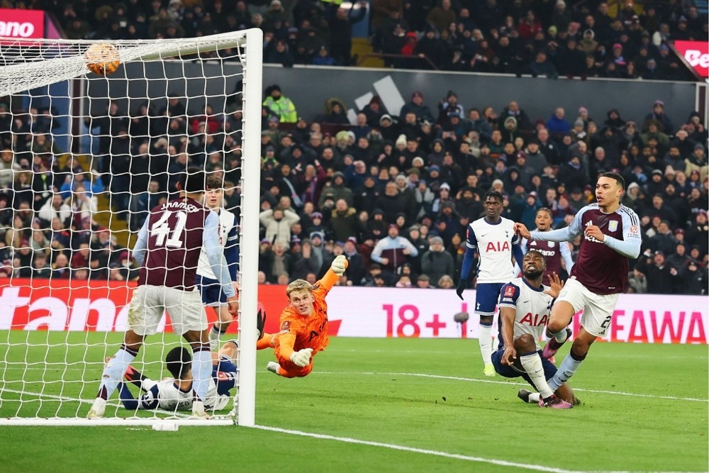 Hasil Piala FA Aston Villa vs Tottenham: Skor 2-1