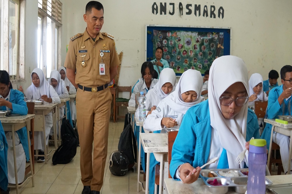 Makan Bergizi Gratis di SMPN 1 Wonosari Gunungkidul, Bupati Sebut Menu yang Tersaji Sudah Lengkap