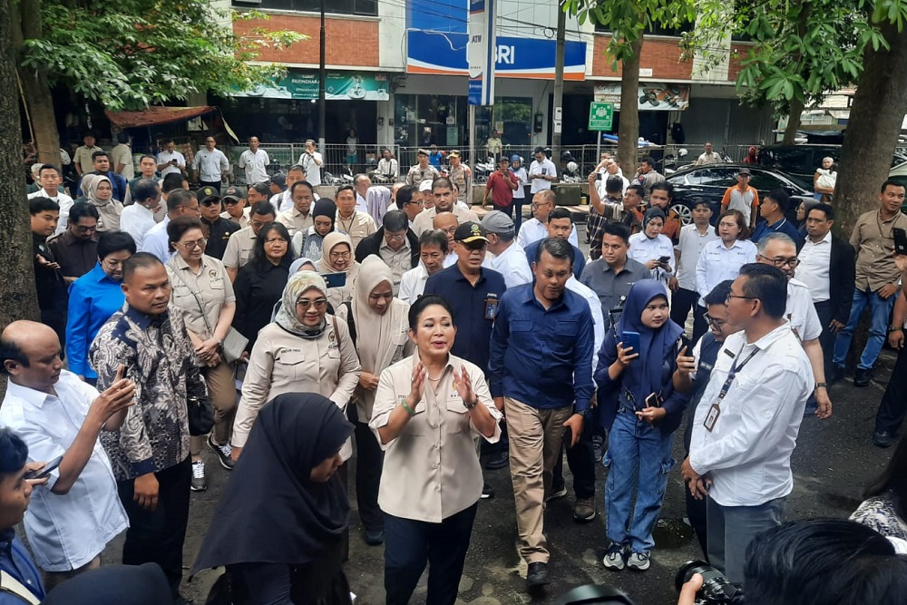 Titiek Soeharto Tinjau Harga Komoditas Jelang Ramadan di Pasar Beringharjo