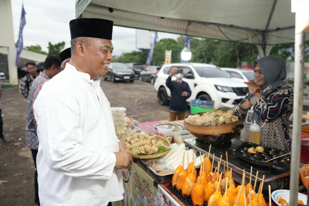 Bupati Harda Berharap Pasar Takjil Jadi Tempat Memasarkan Produk UMKM Kuliner