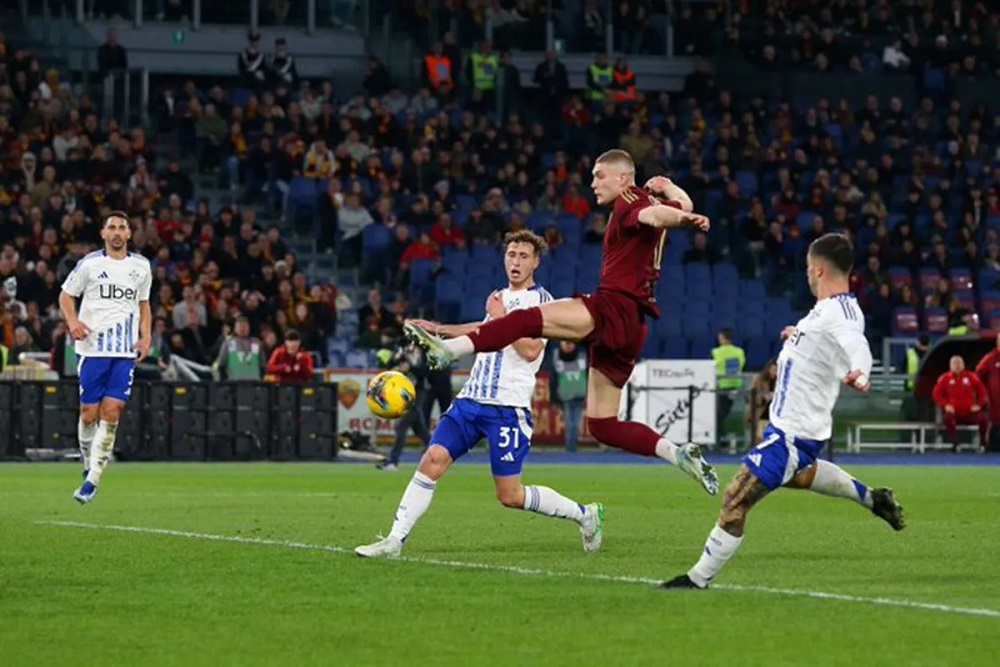 نتائج AS ROMA VS COMO 1907 ، SCORE 2-1 ، I LUPI تواصل الاتجاه الإيجابي