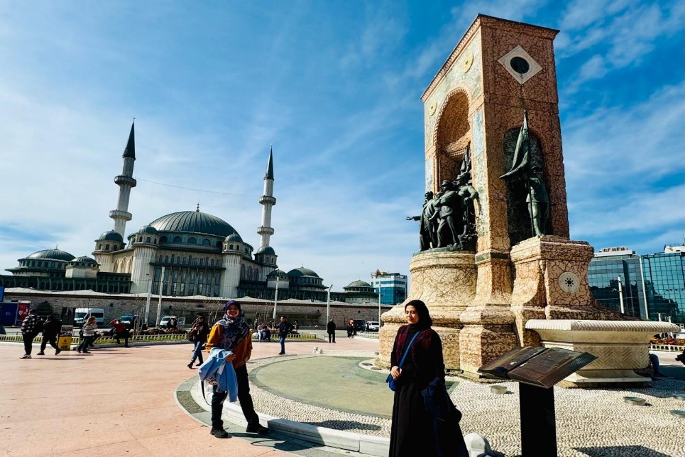 WISATA TURKIYE: Ke Istanbul, Belum Genap Jika Tak Menyusuri Jalan Istiqlal dan Taksim Square