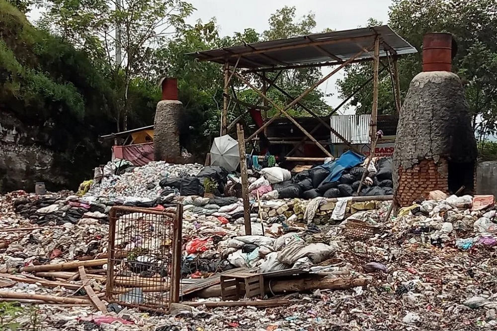 DLH Bantul Temukan Puluhan Titik Pembakaran Sampah Ilegal