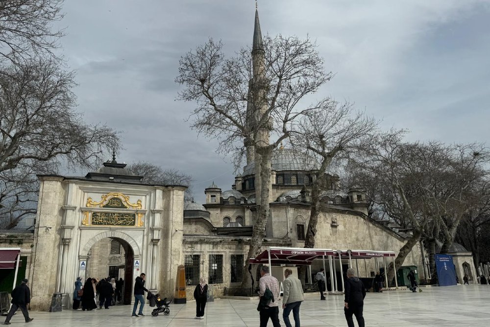 Masjid Sultan Eyup, Masjid di Istanbul yang 