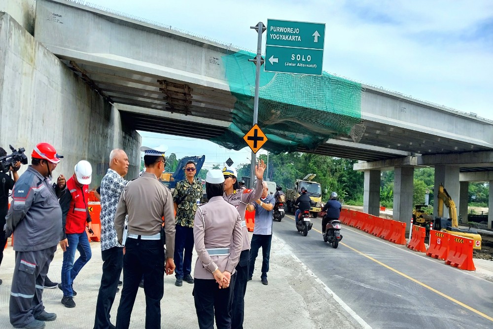 Keluar dari pintu keluar Tamanmartani dilarang di utara