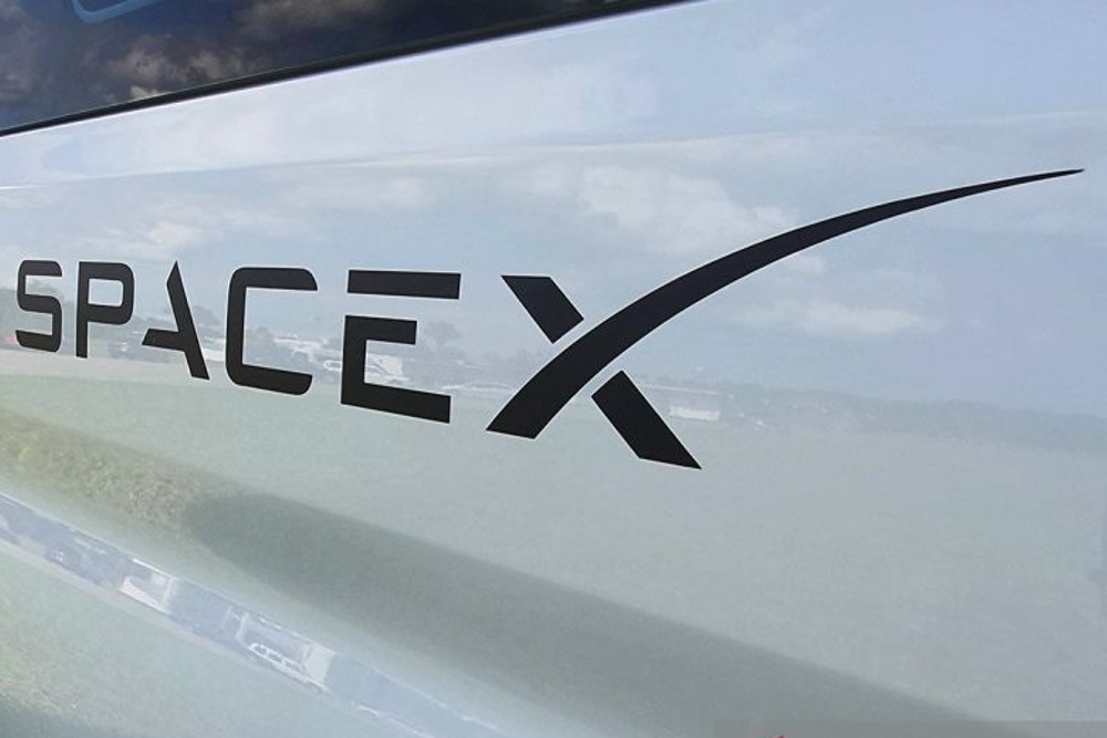 هبطت كبسولة التنين Spacex بأمان قبالة ساحل فلوريدا