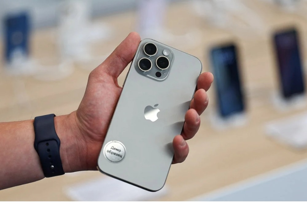 ట్రంప్ రిటర్న్ టారిఫ్ పాలసీ కారణంగా, ఐఫోన్ ధర ఆకాశాన్ని అంటుకుంటుంది