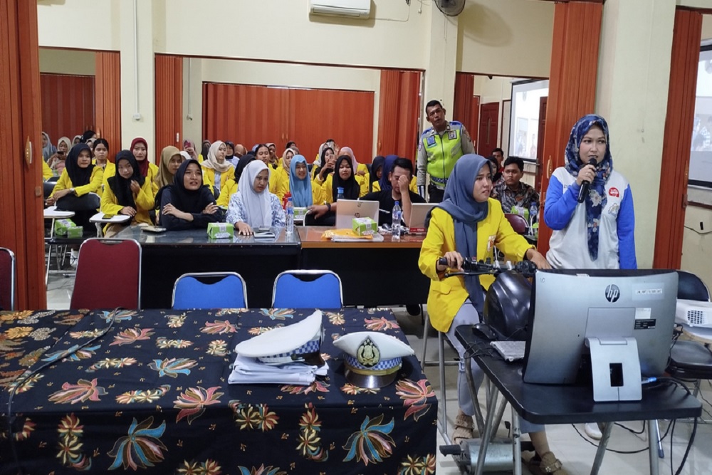 Ribuan Kartini Masa Kini Belajar Safety Riding dengan Berbagai Simulasi Berkendara bersama Honda