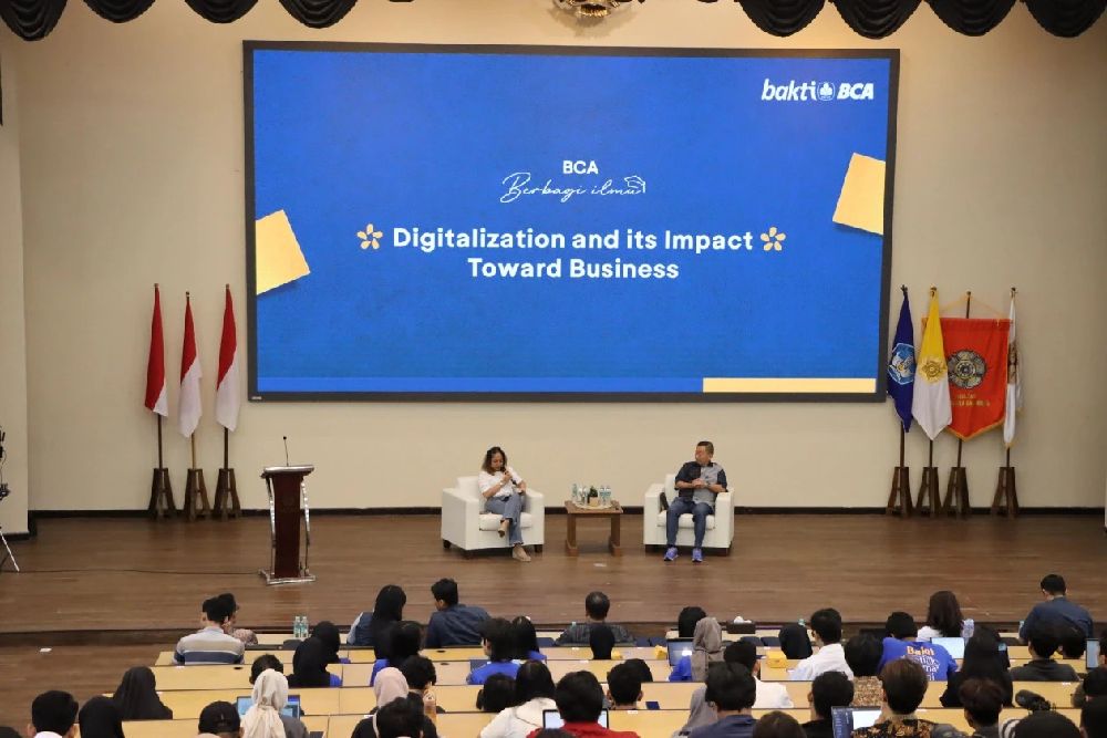 Direktur BCA Dorong Mahasiswa UGM Menguasai Teknologi di Era Transformasi Digital