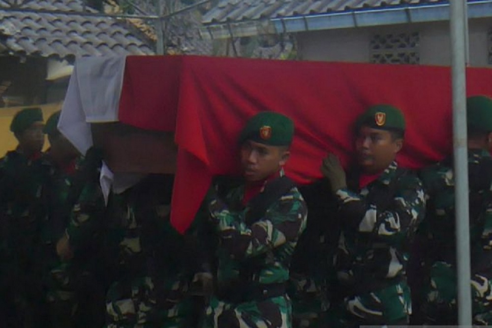 Jenazah Kopda Eri Dwi Priambodo Korban Ledakan Amunisi Garut Tiba di Temanggung