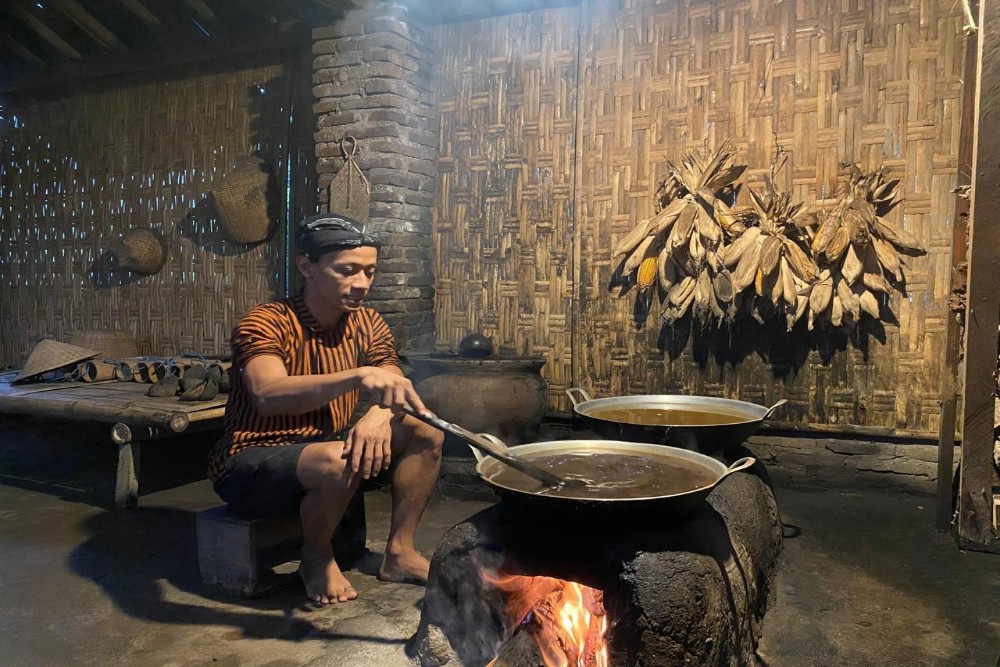 Pabrik Pengolahan Gula Kepala Tradisional Kini Banyak Dikunjungi Wisatawan
