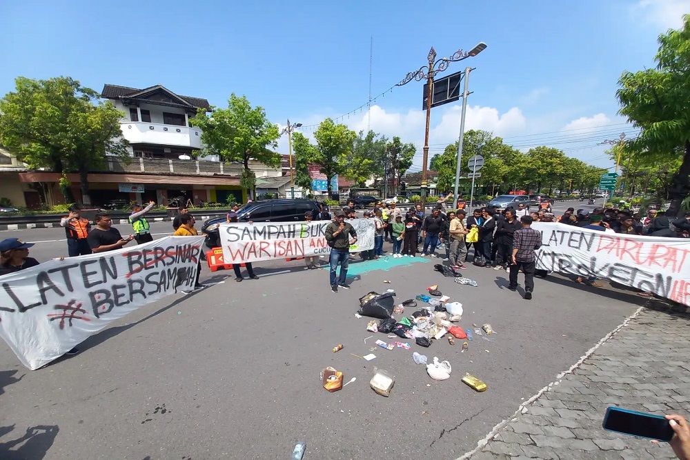 TPA Troketon Klaten Cemari Pemukiman, Warga Unjuk Rasa