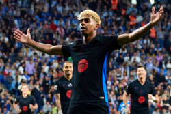 Barcelona Juara La Liga, Espanyol Hentikan Selebrasi Barca dengan Menyalakan Alat Penyiram Rumput