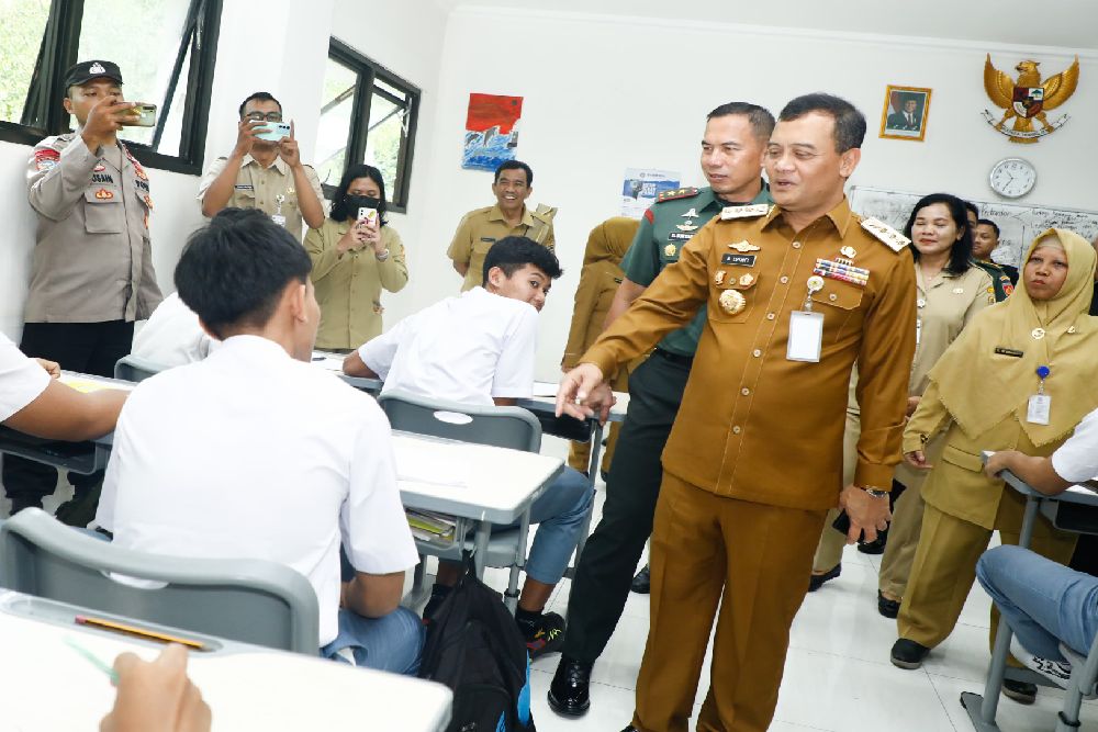 Pertama di Indonesia, Pemprov Jateng Gratiskan Siswa Miskin di Sekolah Swasta