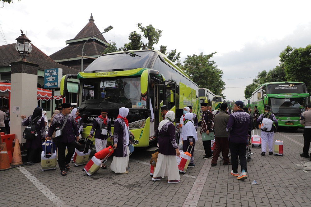 Calon Jemaah Haji Asal Sleman Mulai Diberangkatkan, Termuda Usai 19 Tahun dari Caturtunggal