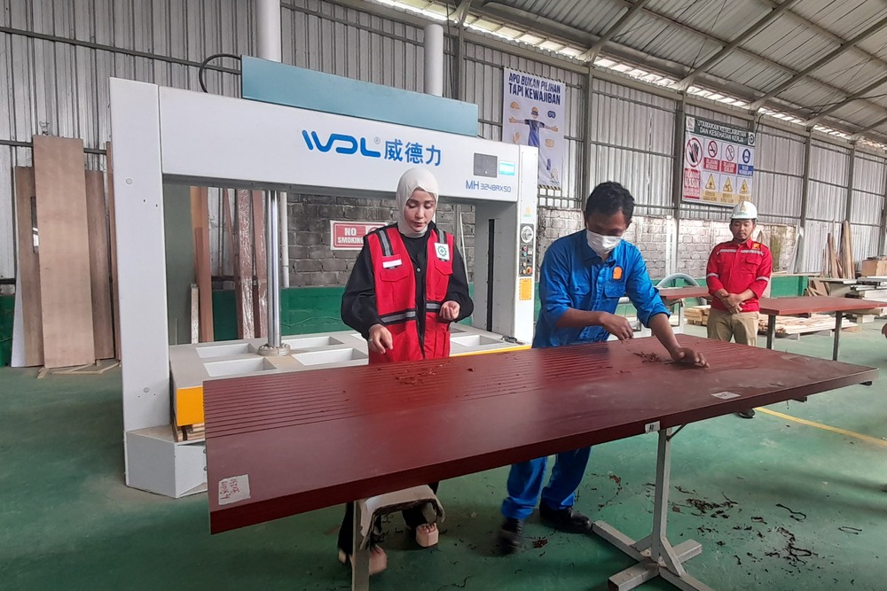 Pelaku Usaha di Bantul Ini Buat Pintu Ramah Lingkungan dari Limbah Kayu Bekas