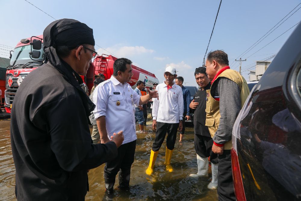 Tinjau Banjir Rob di Jalan Pantura Demak, Taj Yasin Minta agar Dituntaskan dengan Cepat