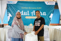 Pertamina Bagikan Lebih dari 12.000 Paket Daging Kurban untuk Warga DIY dan Jateng