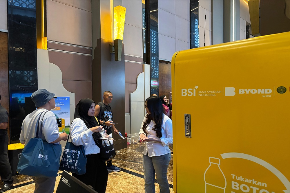 Dukung Net Zero Emission, BSI Siapkan Mesin Penukar Botol Plastik di Ajang Mandiri Jogja Marathon