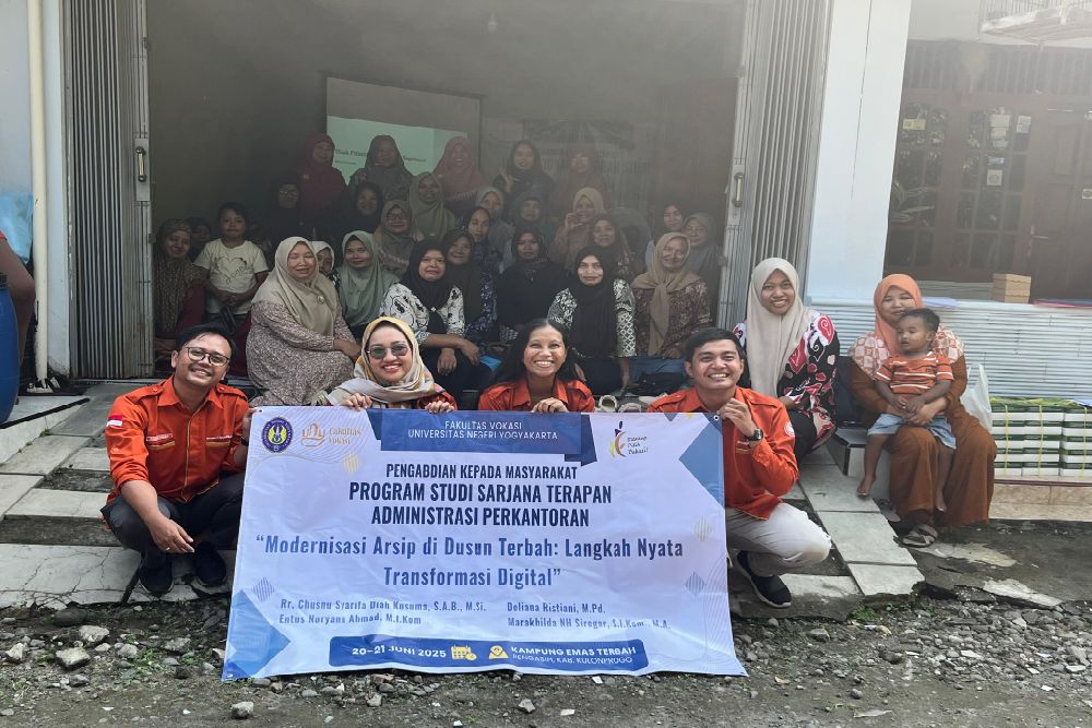 Pengabdian Masyarakat Institusional Prodi Administrasi Perkantoran UNY di Kampung Emas, Dusun Terbah disambut Antusias Warga