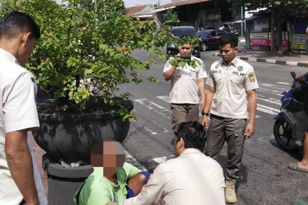 Satpol PP Jogja Menangkap Puluhan Gelandangan dan Pengemis