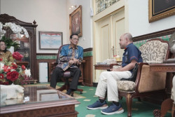 PT Pos Indonesia Terbitkan Perangko Bergambar Sri Sultan Hamengku Buwono X