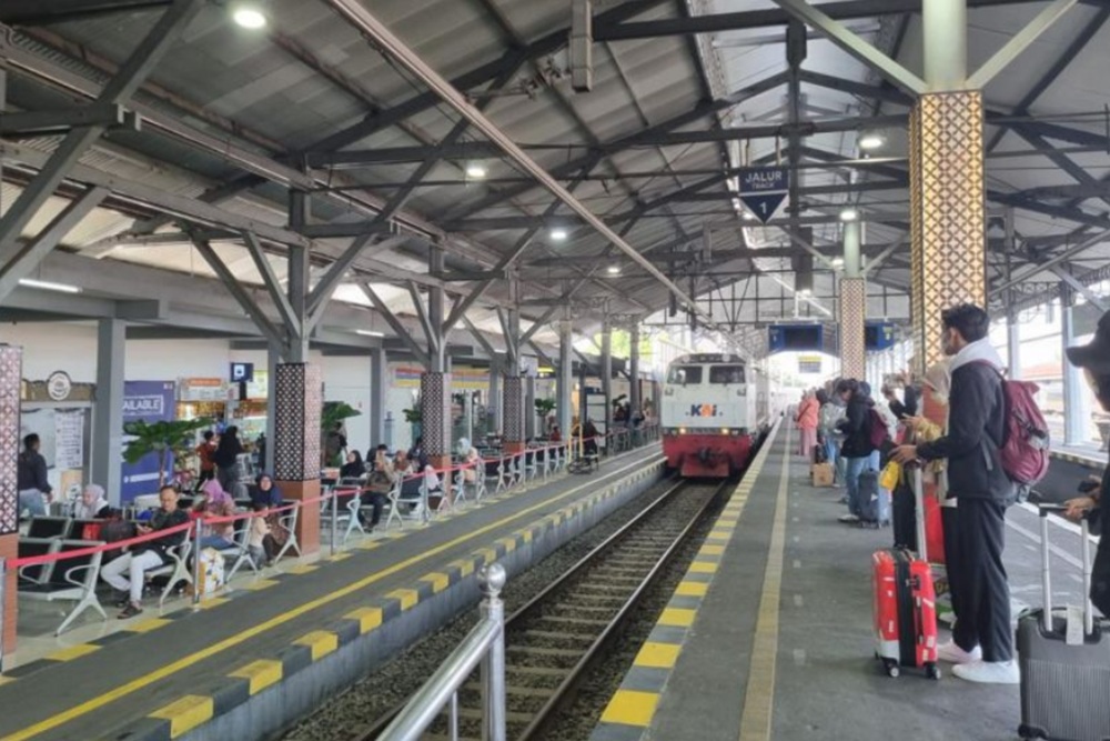 Sejak Jumat Ribuan Penumpang Kereta Api Memadati Stasiun di Wilayah Daop 6 Yogyakarta