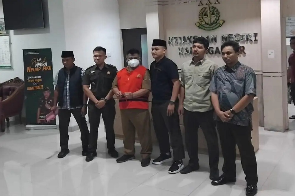 Sekretaris Dispermasdes Karanganyar Ditetapkan Tersangka dan Ditahan Terkait Kasus Korupsi Pembangunan Masjid Agung