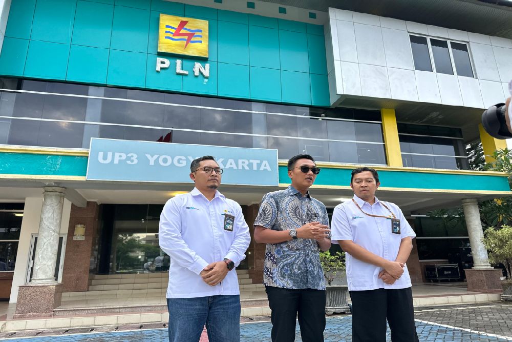 PLN Untuk Rakyat, Wamen BUMN Apresiasi Keandalan Listrik dan Layanan SPKLU di Yogyakarta