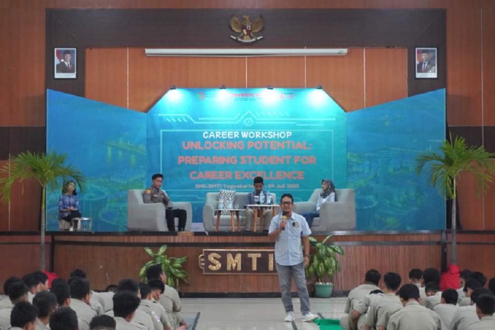 Siswa SMK SMTI Yogyakarta Soft Skill dan Persiapan Karier Sejak Dini