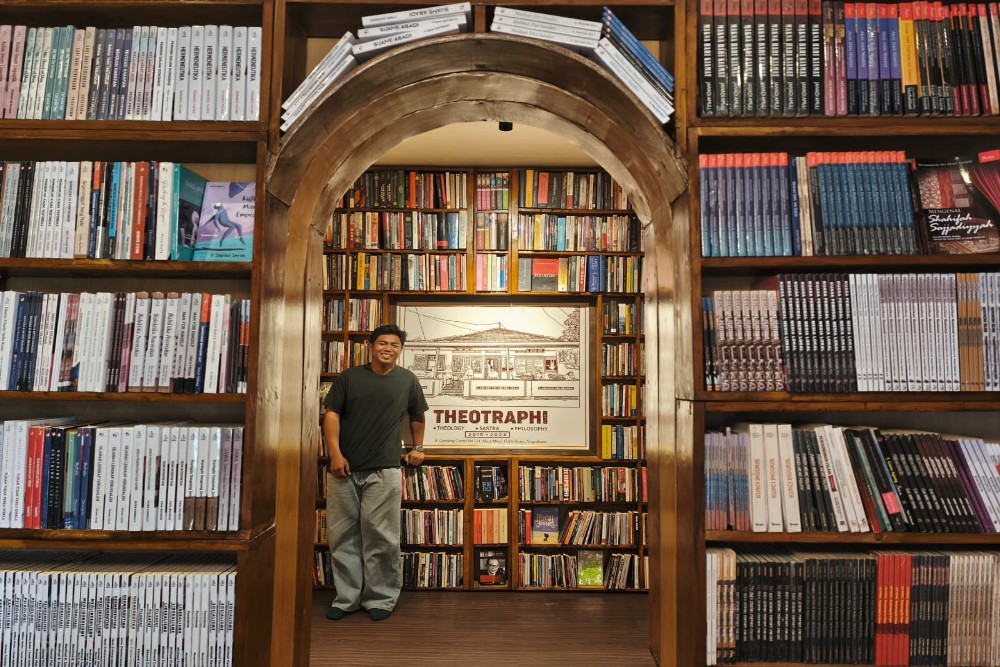 Unik! Di Jogja Ada Toko Buku Theotraphi, Hanya Tutup Saat Kiamat