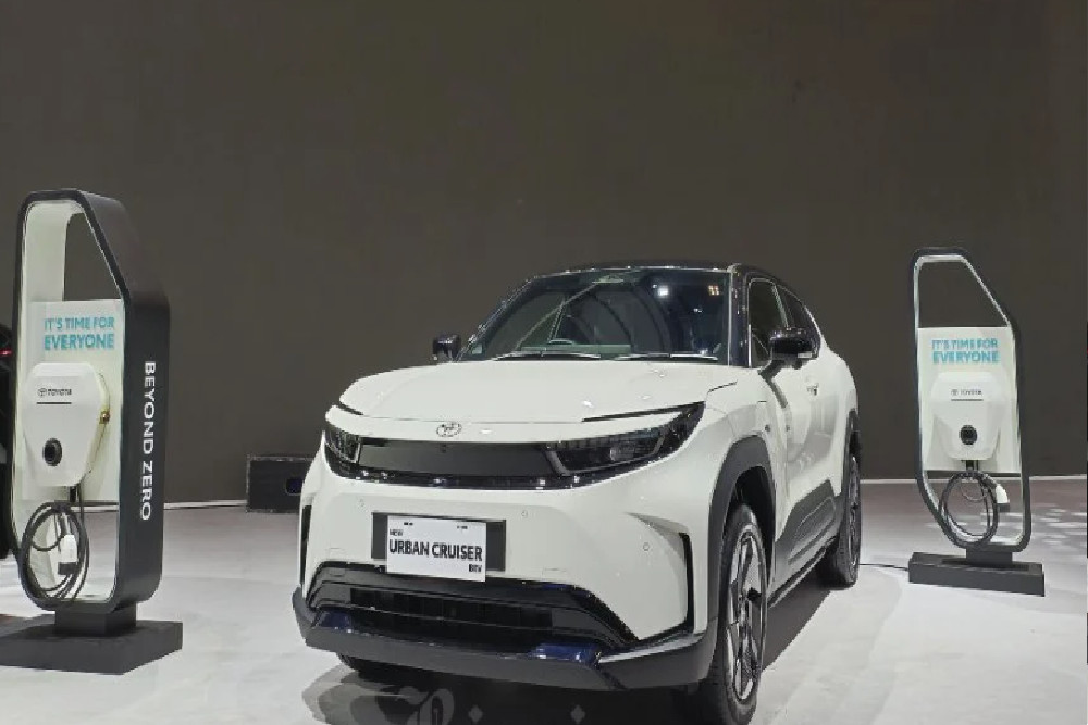 Toyota Kenalkan Urban Cruiser EV dan Toyota bZ4X Rakitan Lokal di GIIAS 2025