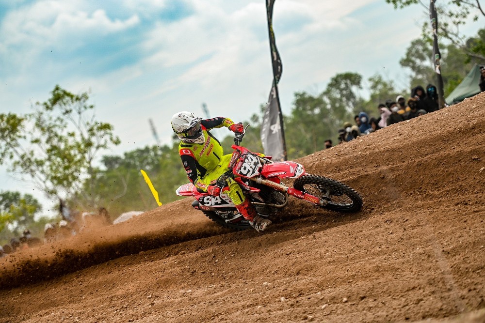 Duet Arsenio danCRF250R, Bidik Podium di Putaran Ketiga Kejurnas Motocross