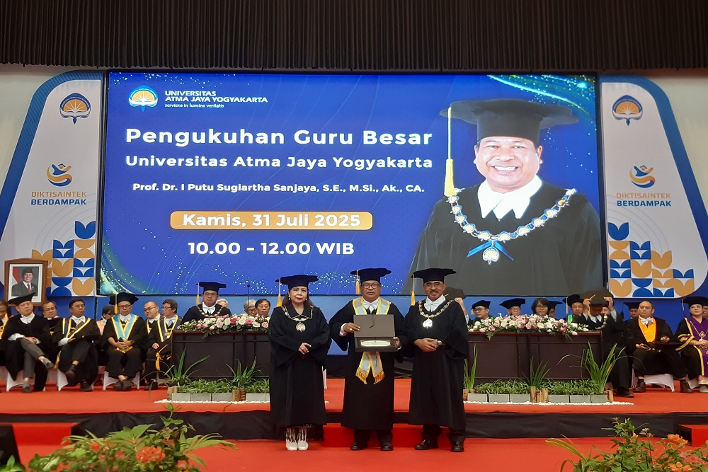 Prof I Putu Sugiartha Sanjaya Jadi Guru Besar Ke 22 UAJY