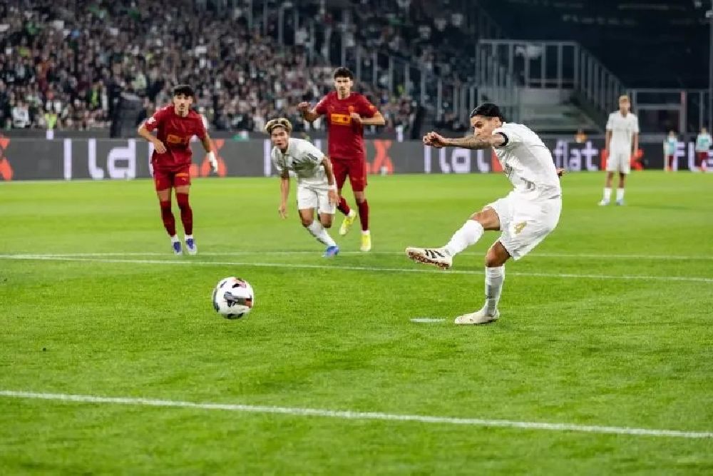 Kevin Diks Sumbang Satu Gol Saat Monchengladbach Membekuk Valencia