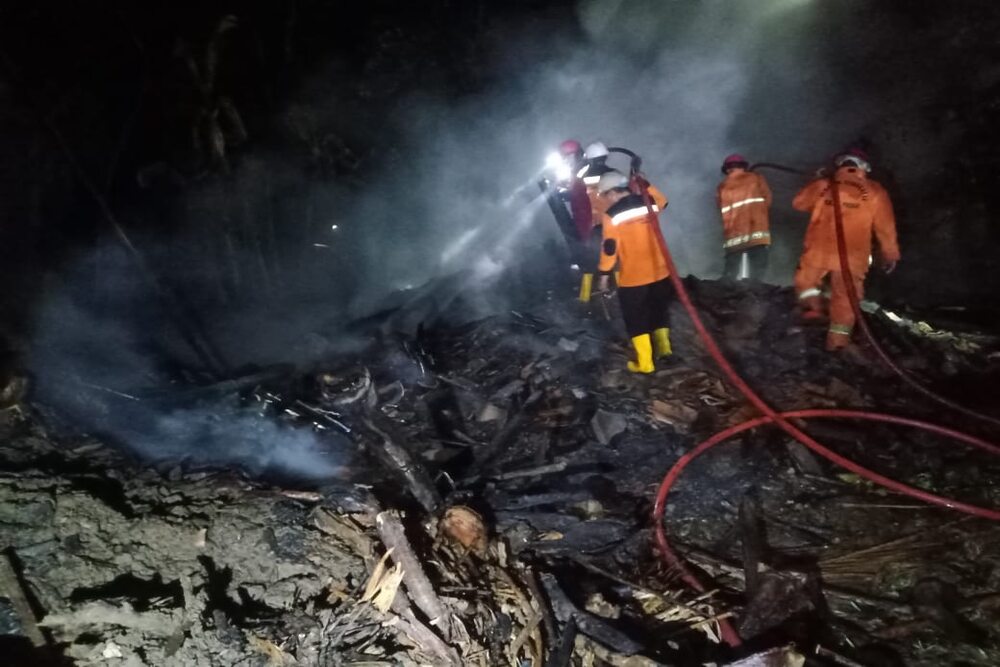 BPBD Kulonprogo Beri Bantuan ke Kakek yang Hidup Sebatang Kara dan Rumahnya Terbakar