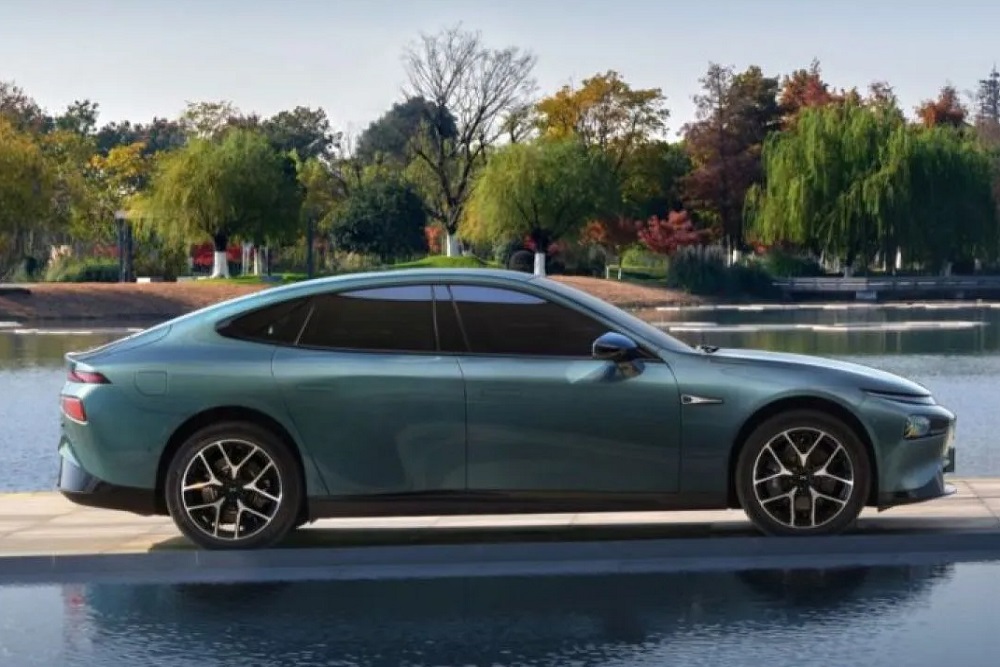 Sedan Listrik Xpeng P7 Dipesan 10.000 Unit Setelah Debut