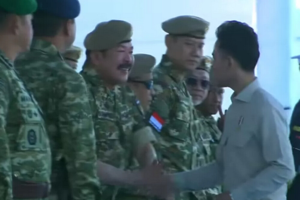 Gibran Terlihat Tak Salami AHY, Cak Imin, hingga Zulhas di Upacara Gelar Militer di Batujajar