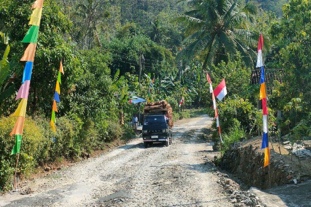 Jalan di Perbatasan Sukoharjo-Semin Gunungkidul Rusak Parah