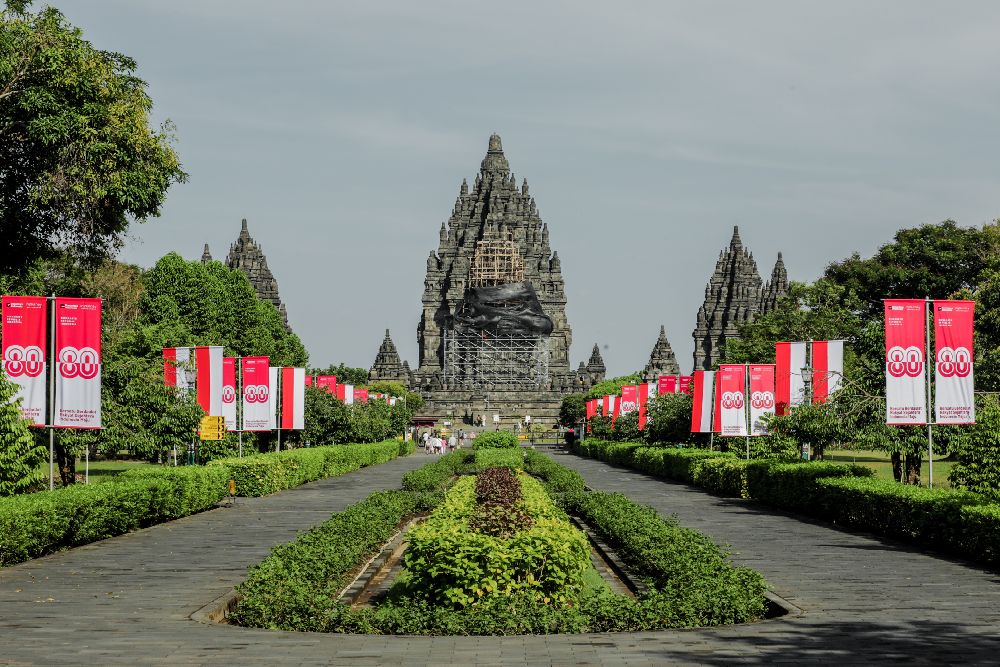 Perayaan HUT Kemerdekaan RI, Semarak Merah Putih Berkibar di Candi Prambanan, Borobudur dan Ratu Boko