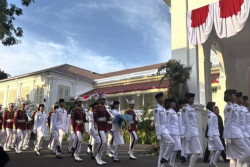 Daftar Personel Paskibraka Upacara Penurunan Bendera