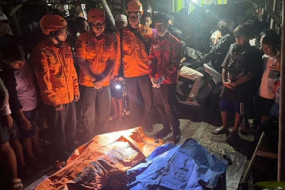 Dihempas Gelombang, Sejumlah Pemancing Hilang di Perairan Tanjung Emas