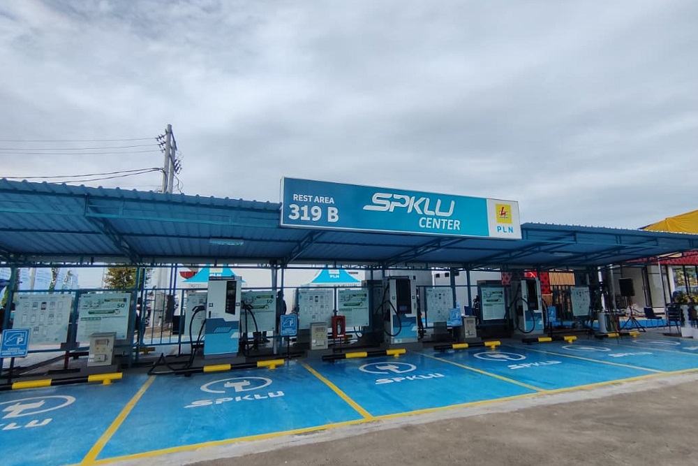 SPKLU Center di Jalur Tol Trans-Jawa Resmi Beroperasi Jelang Hari Pelanggan Nasional